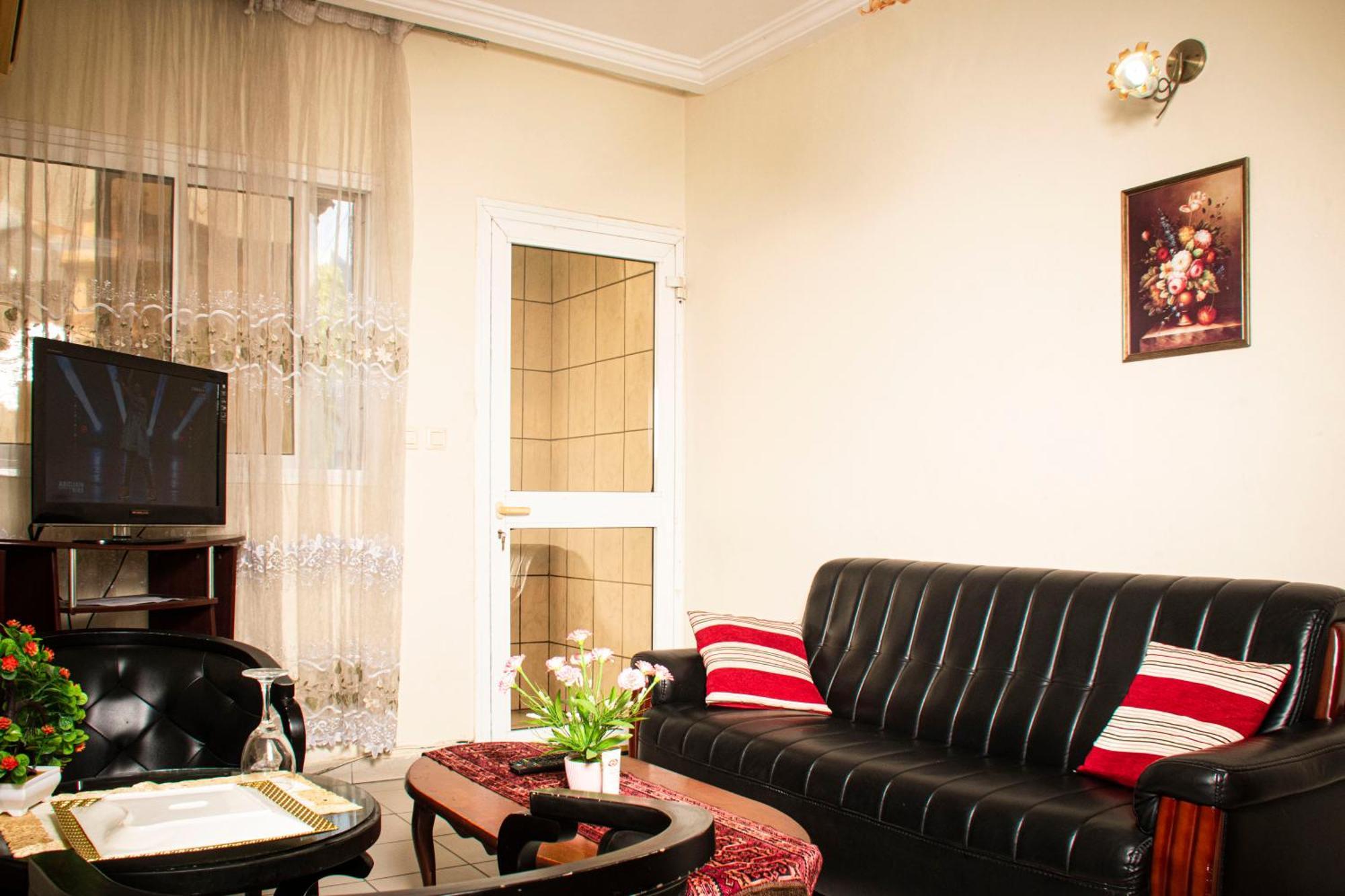 Clos D'Anthony Residence Bonanjo Douala Exterior photo